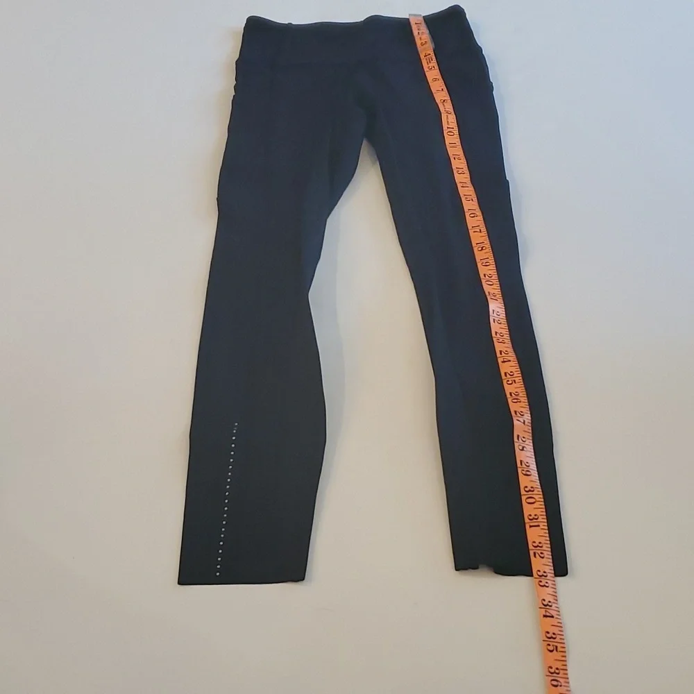 #1191 Lululemon leggings size 2 b591.